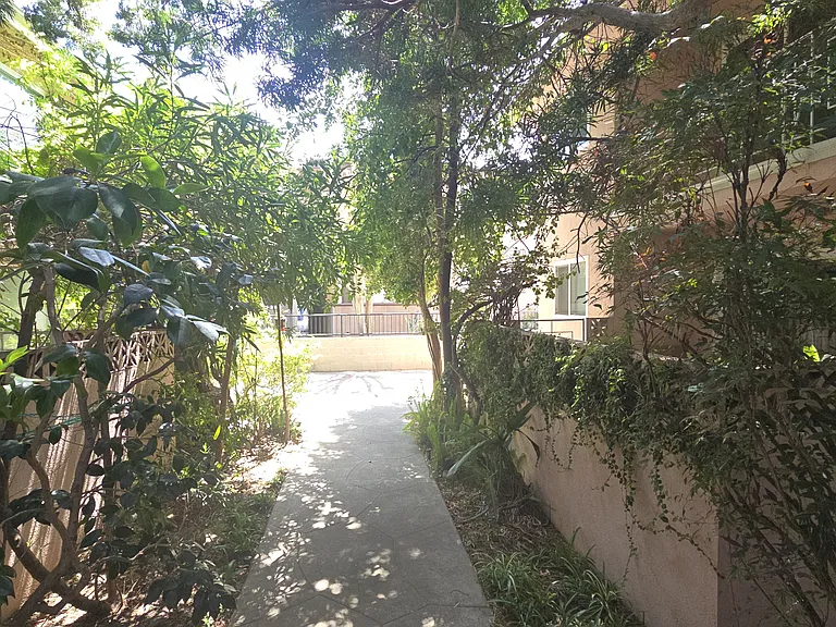 4226 Mary Ellen Ave #14 — Photo 5