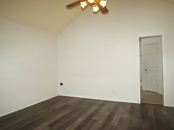 4th image of 2424 Camden St