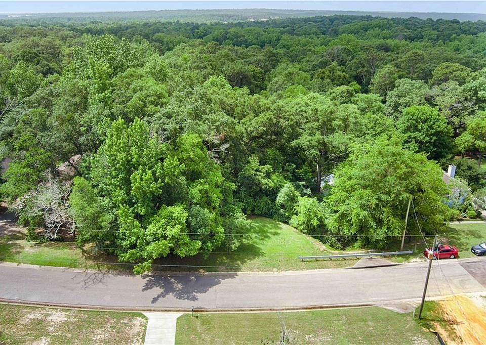 2nd image of 5915 Antoine Rd #38