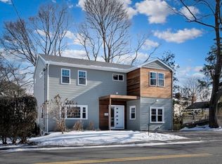 87 Green St, Marblehead, MA 01945