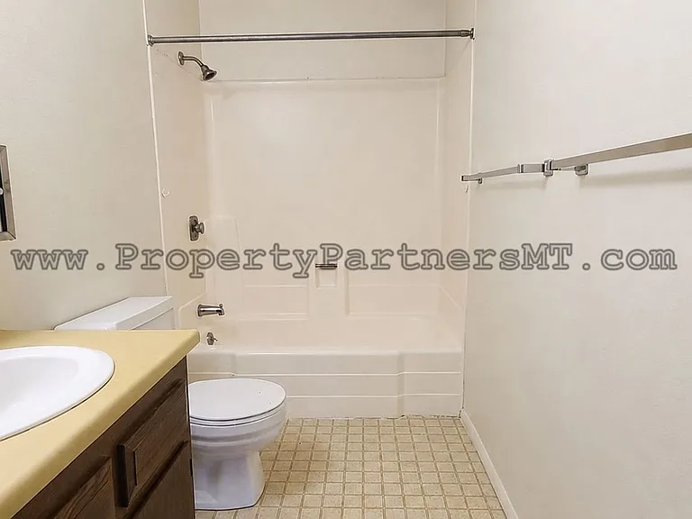 209 S 15th Ave — Photo 9