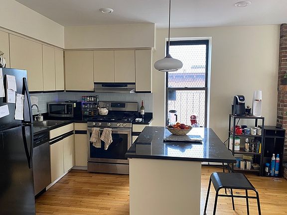 3rd image of 524 6th Ave #3