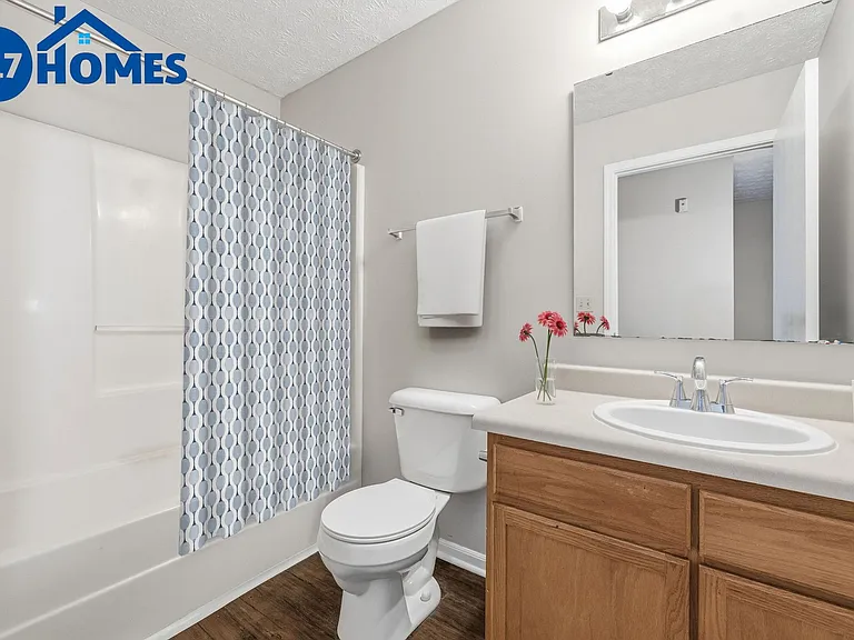 East Street Apartments — Photo 16
