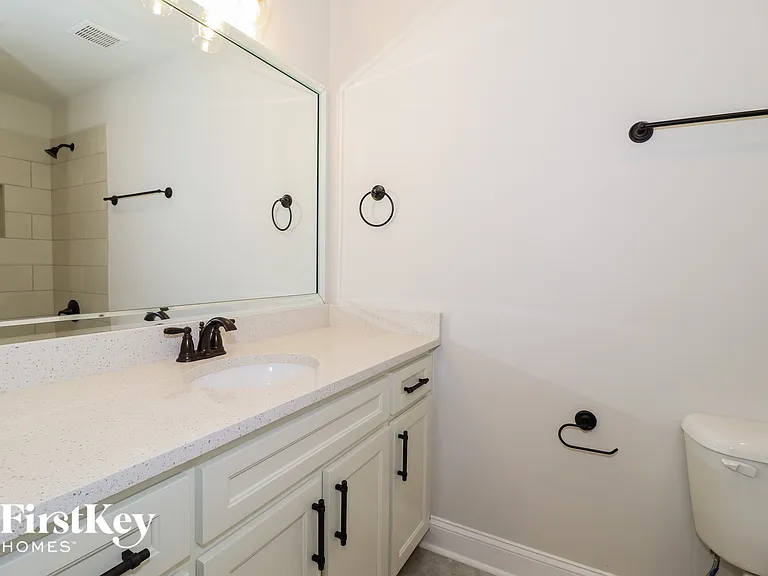 7406 Lost Grove Ln — Photo 13
