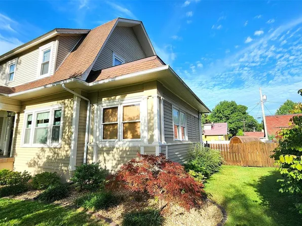 420 Leafland Ave, Centralia, IL 62801