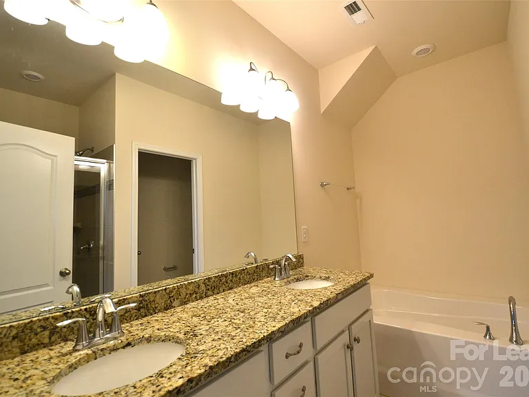 12854 Robert Walker Dr — Photo 15