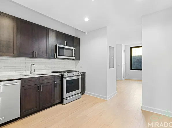 21 West End Avenue image 1 of 13