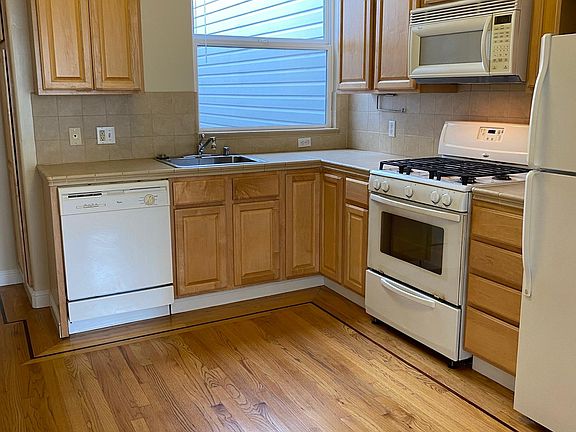 3rd image of 28 Cole St APT 2