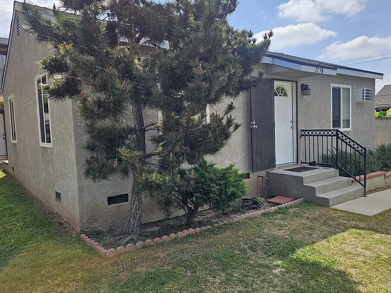 7758 S Newlin Ave — Photo 8