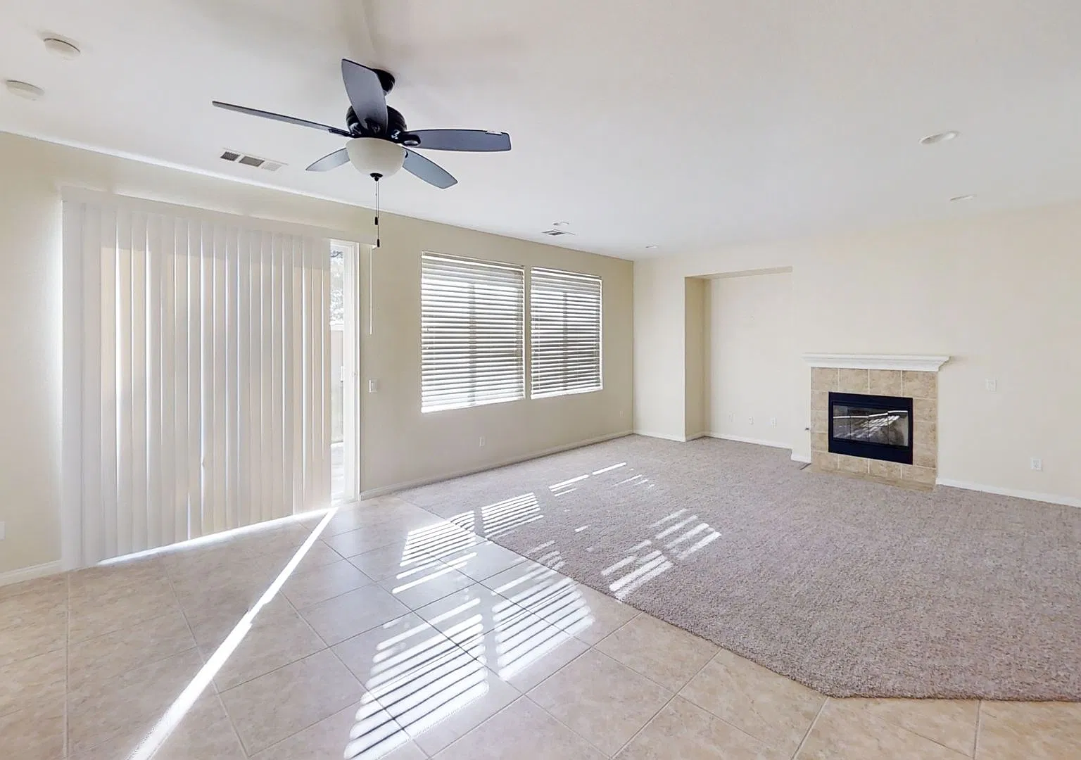 3 Bedroom 2 Bathroom House in the Sundance Community in Beaumont — Photo 2