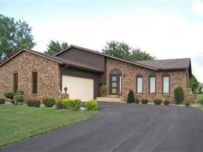 3702 Kingsway Dr, Crown Point, IN, 46307