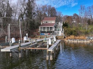 811 Long Cove Rd N, Glen Burnie, MD 21060