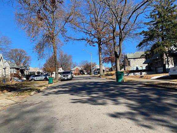 4th image of 3213 Capehart Dr