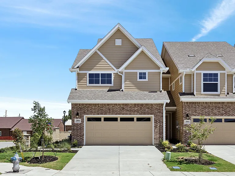 2866 Grandview Dr — Photo 1