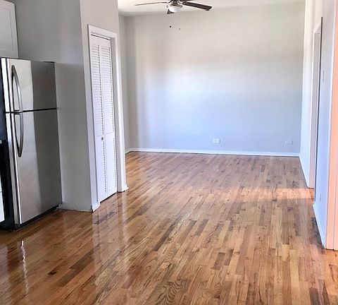 4th image of 1351 W Roscoe St APT 4