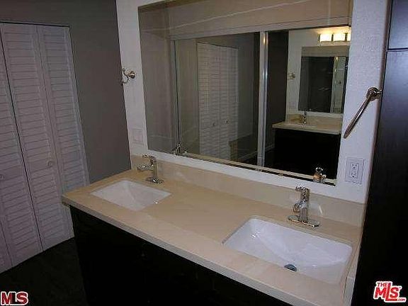 5th image of 1451 N Vista St #A