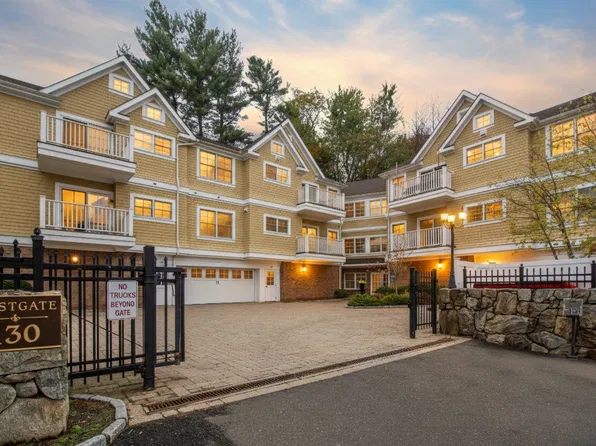 130 Post Rd W #Penthouse, Westport, CT 06880