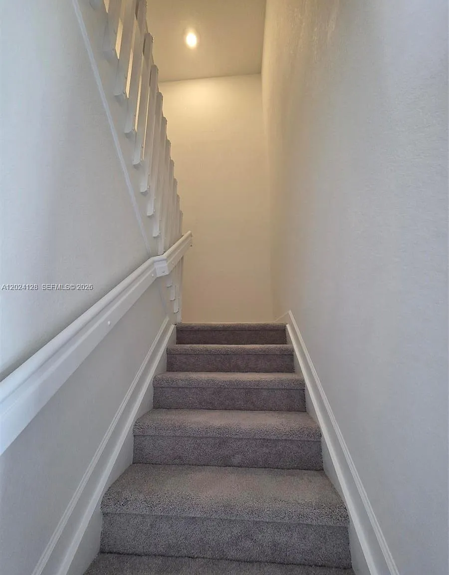 $2,450 2764 SE 26th Ave — Photo 4