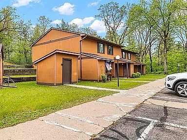 362 Clinton Ct — Photo 11