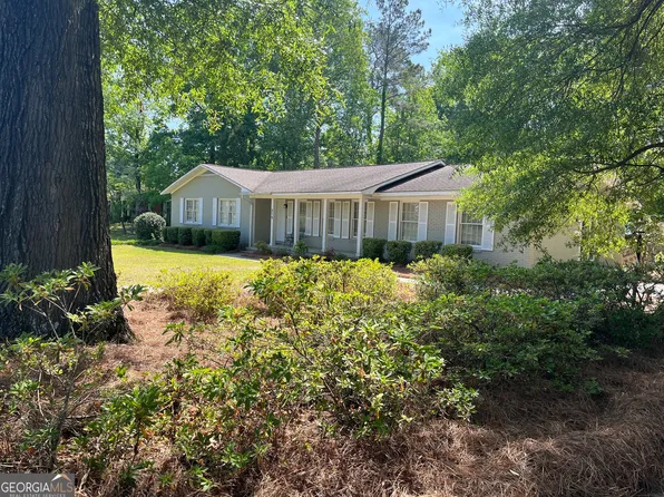 215 Brookwood Dr, Dublin, GA 31021