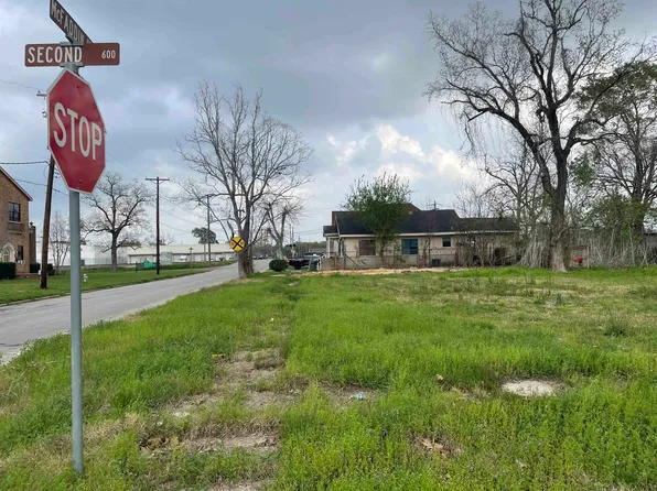 562 2nd St, Beaumont, TX 77701