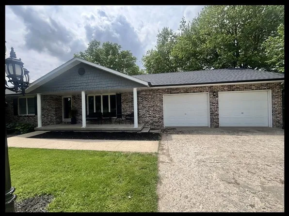 3607 Allendale Dr, Macon, MO 63552