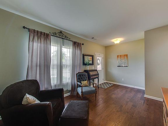 5th image of 2422 Orchard St