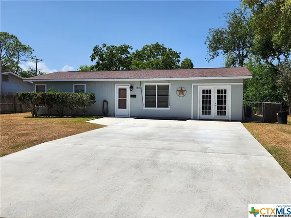 1803 Leon Dr, Port Lavaca, TX 77979
