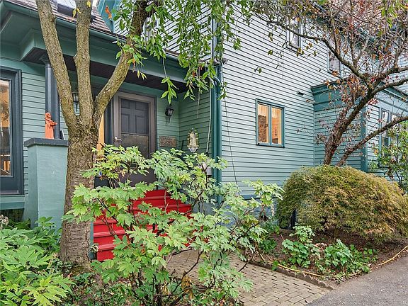4th image of 51 Brighton St