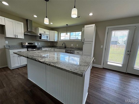 5th image of 152 Mesa Dr