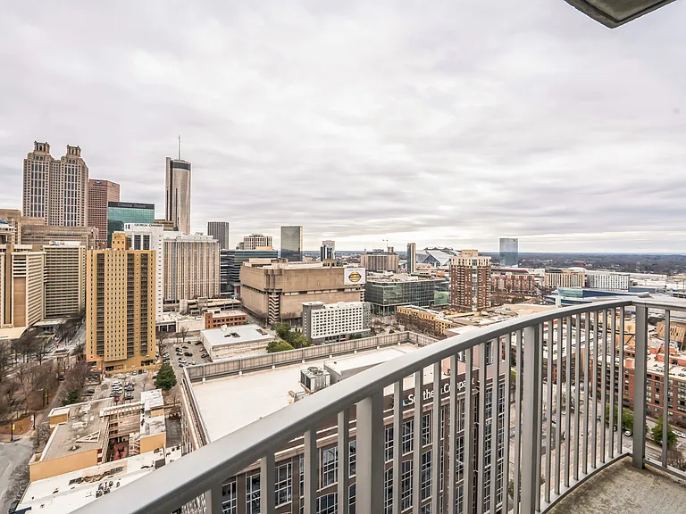 400 W Peachtree St NW #2810 — Photo 2