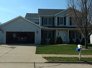 2206 W Miners Dr, Dunlap, IL 61525