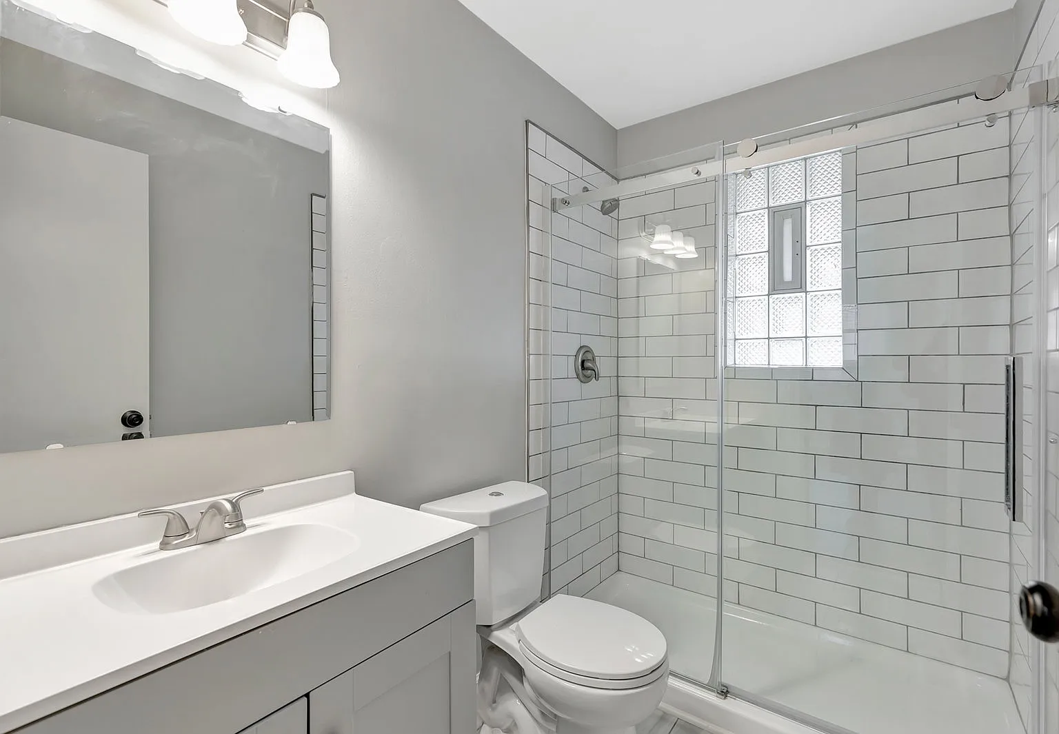 Longfield Apartments in Maderia — Photo 4