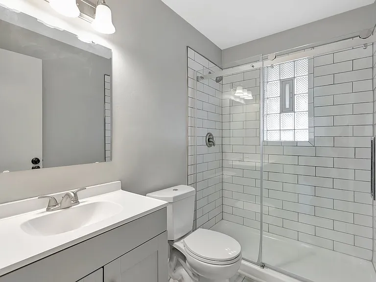 Longfield Apartments in Maderia — Photo 4