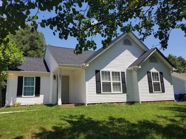 801 Rebecca Jane Dr, Mooresville, NC 28115