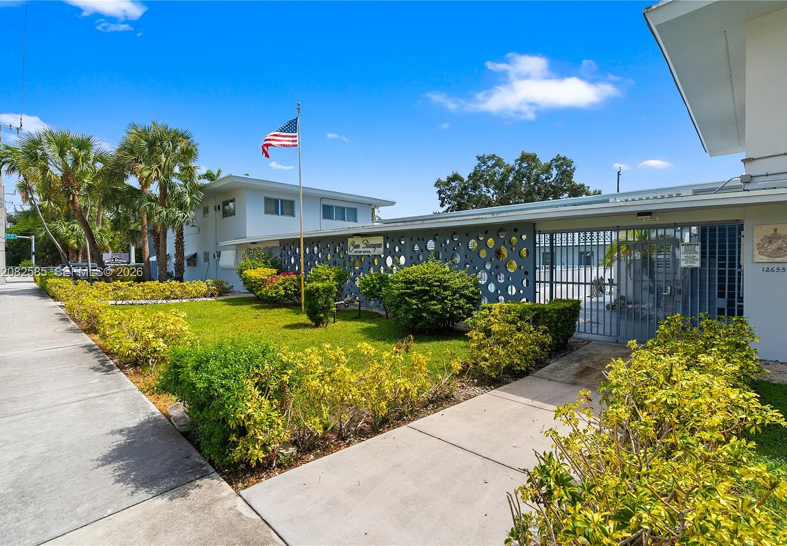 Casa-Biscayne Co-Op Apts — Photo 1