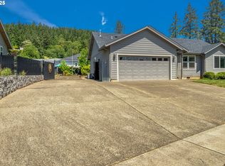 1545 E 4th Ave, Sutherlin, OR 97479