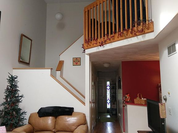 Loft to upper bedrooms