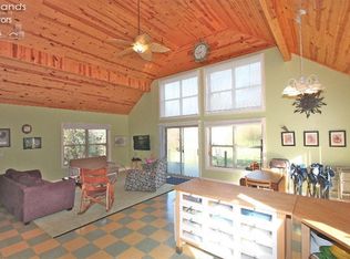 192 Lincoln Rd, Kelleys Island, OH 43438
