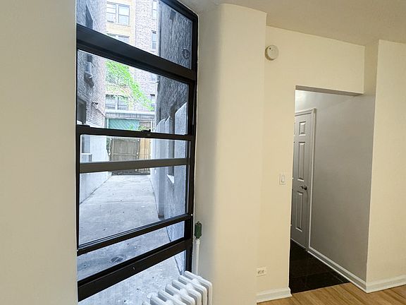 5th image of 152 E 84th St APT 1E
