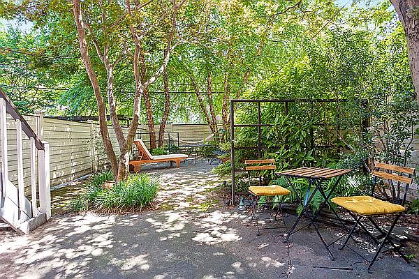 1st image of 91 Cambridge Pl #1
