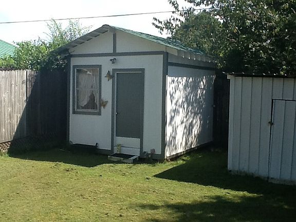 Detached building w/electric