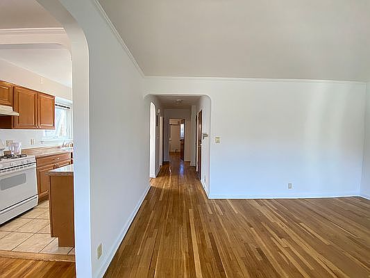 5th image of 20-84 33rd St #3