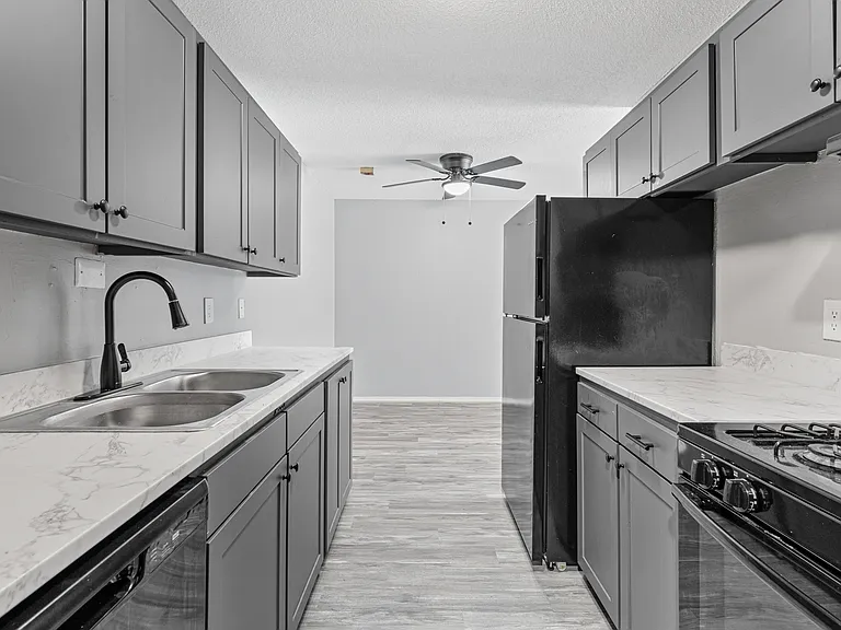 Ridgebrook Apartments — Photo 22