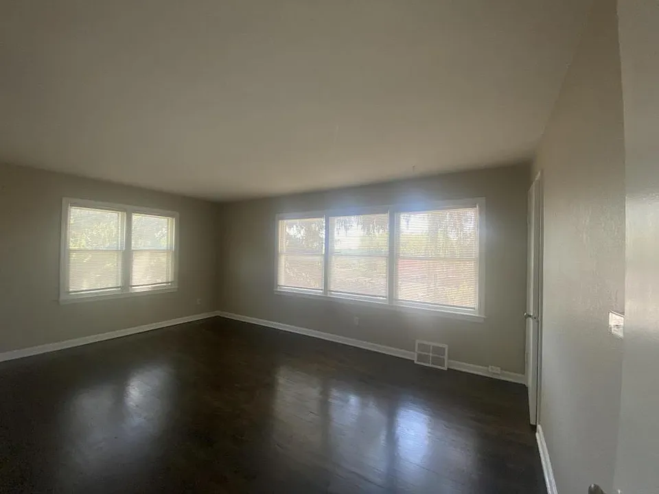 711 N College Ave #2