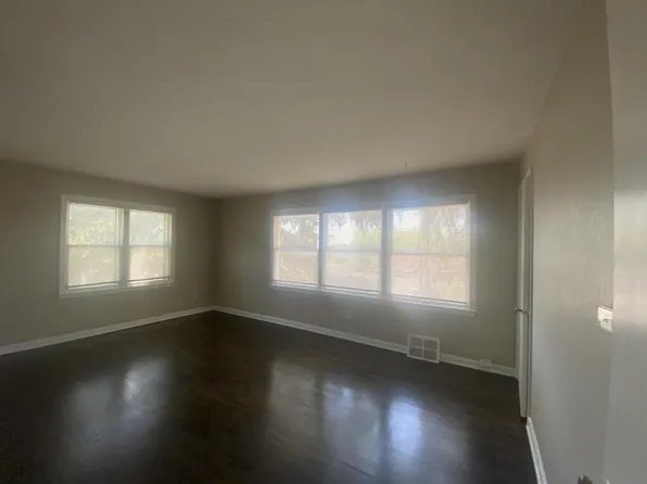 711 N College Ave APT 2, Warrensburg, MO 64093