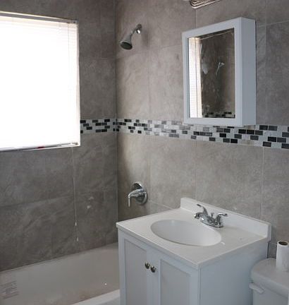 5th image of 942 NW 11th Ct