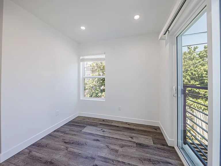 3015 Alsace Ave — Photo 45