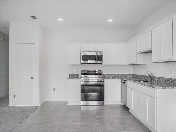 5th image of 130 Mandovi St