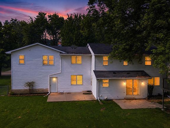 2nd image of 559 Hilltop Dr